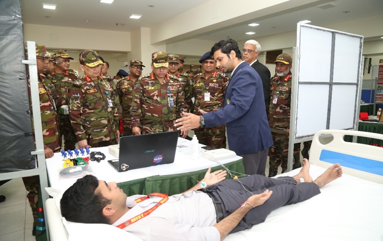 IoT-Based Dual-Lead ECG Device with Mathematical Six-Lead Computation for Real-Time Continuous Monitoring